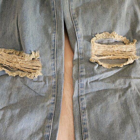 SALE PrettyLittleThing Petite Vintage Wash Denim Cut Out Waist Jumpsuit US 4 NWT - Picture 10 of 10